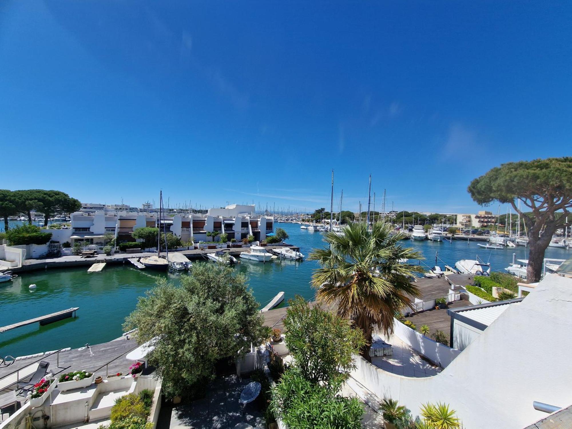 Marina Exceptionnelle - 8 Pers - 120 M2 Vue Mer - Suites Parentales - Cinema - Ponton Le Grau-du-Roi Bagian luar foto